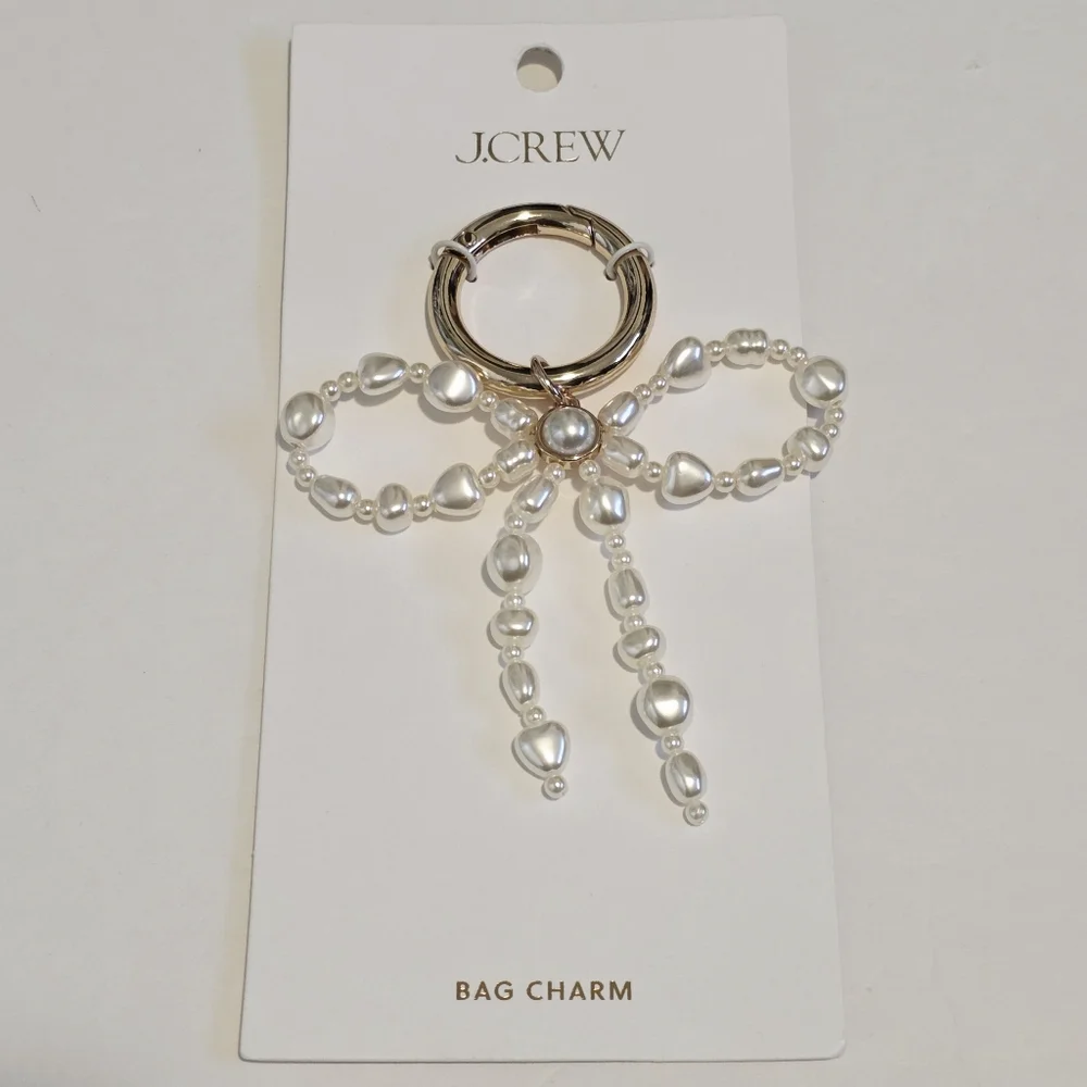 J.Crew Elegant Gold and Pearl Bow Pendant Bag Charm NWT - Picture 3 of 4